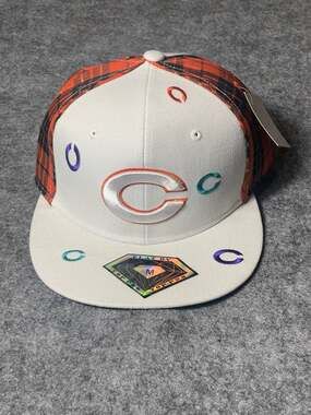 Top Pro Chicago Bears Plaid Multi-Logo Flat Brim Fitted Hat Size M